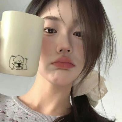 绿衣女子